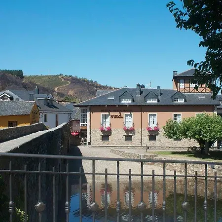 Hostal El Palacio Hostel Molinaseca